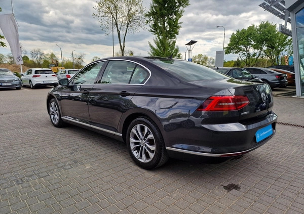 Volkswagen Passat cena 89900 przebieg: 119594, rok produkcji 2018 z Łódź małe 781